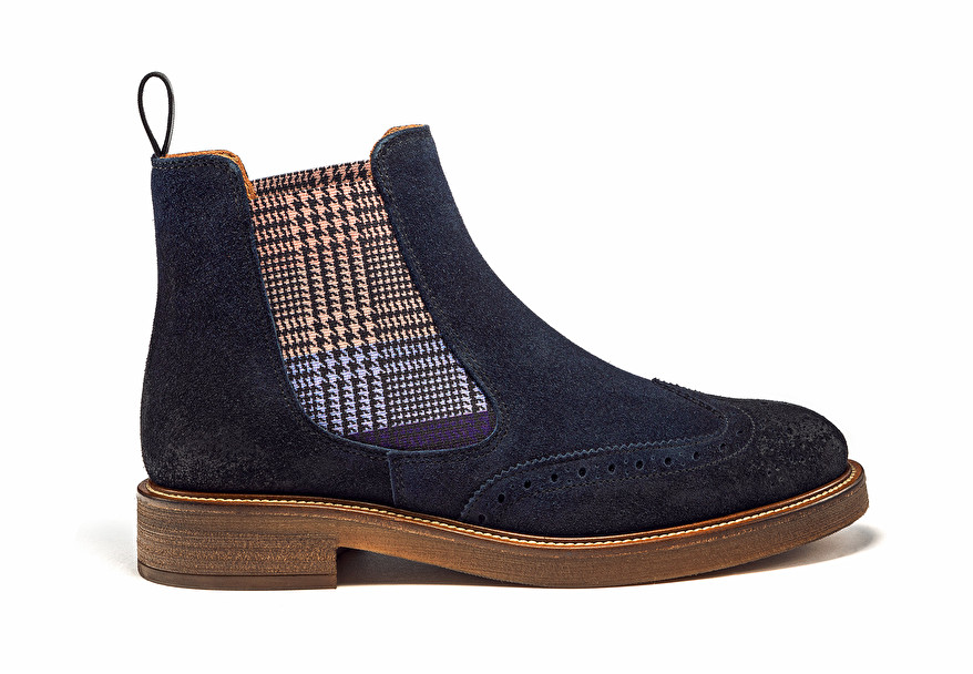 Chelsea boots with colourful elastic