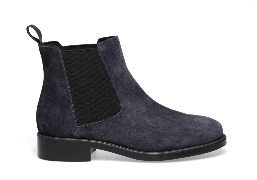 plain chelsea boots